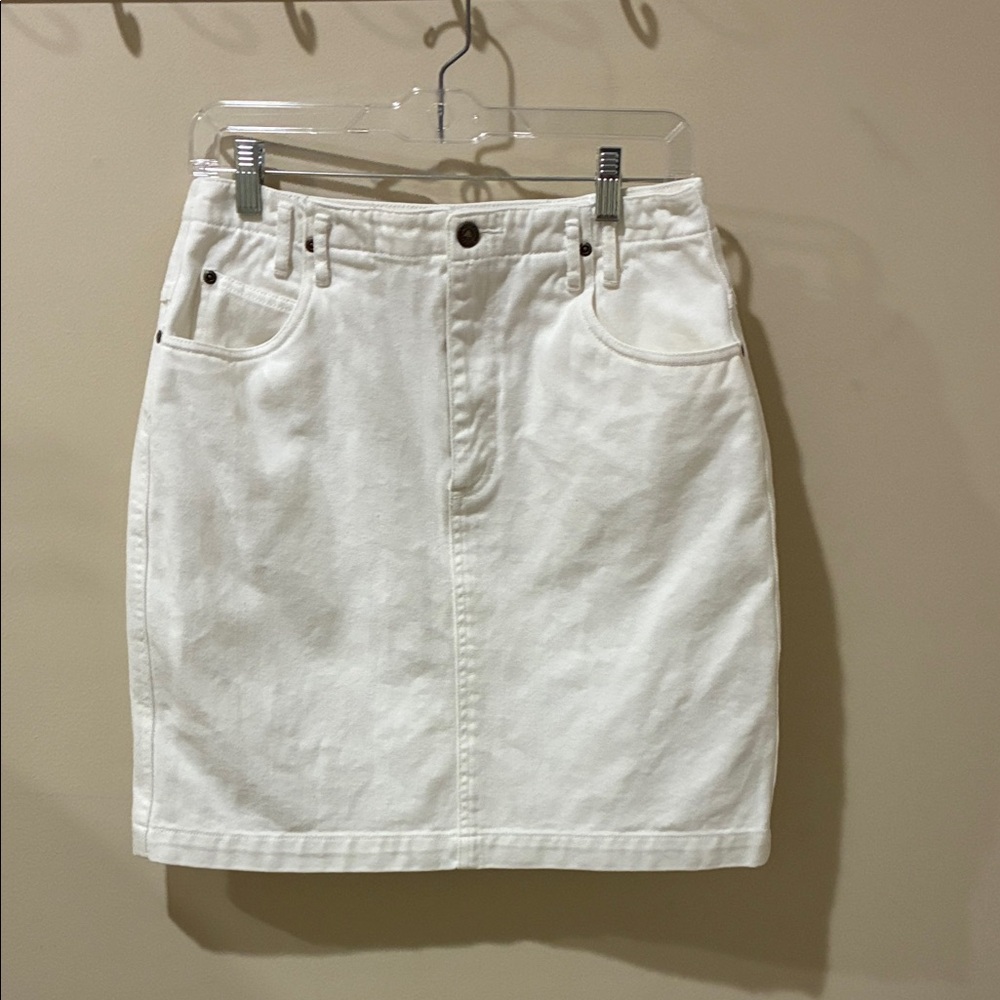 White denim skirt